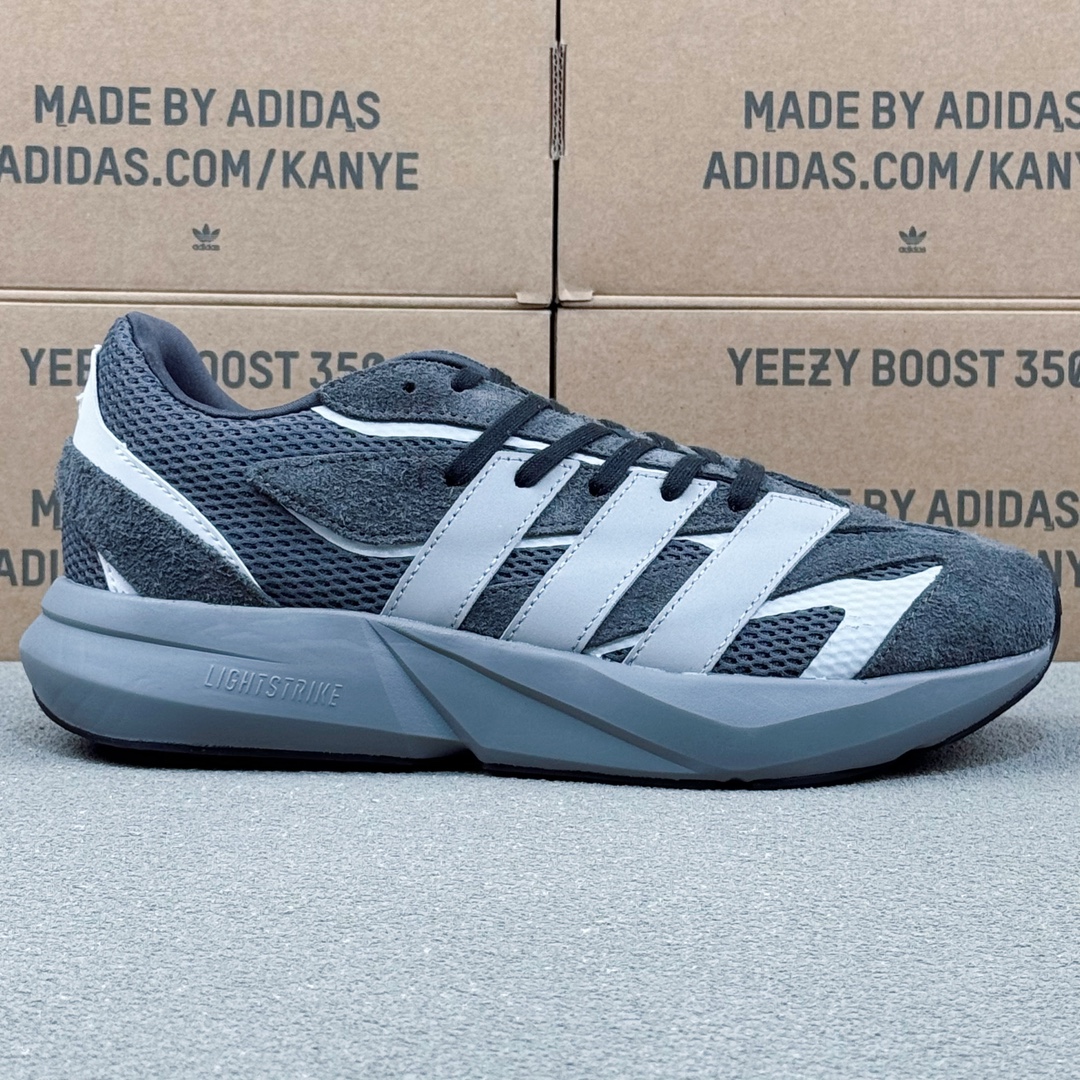 Adidas Runner Shoes 42